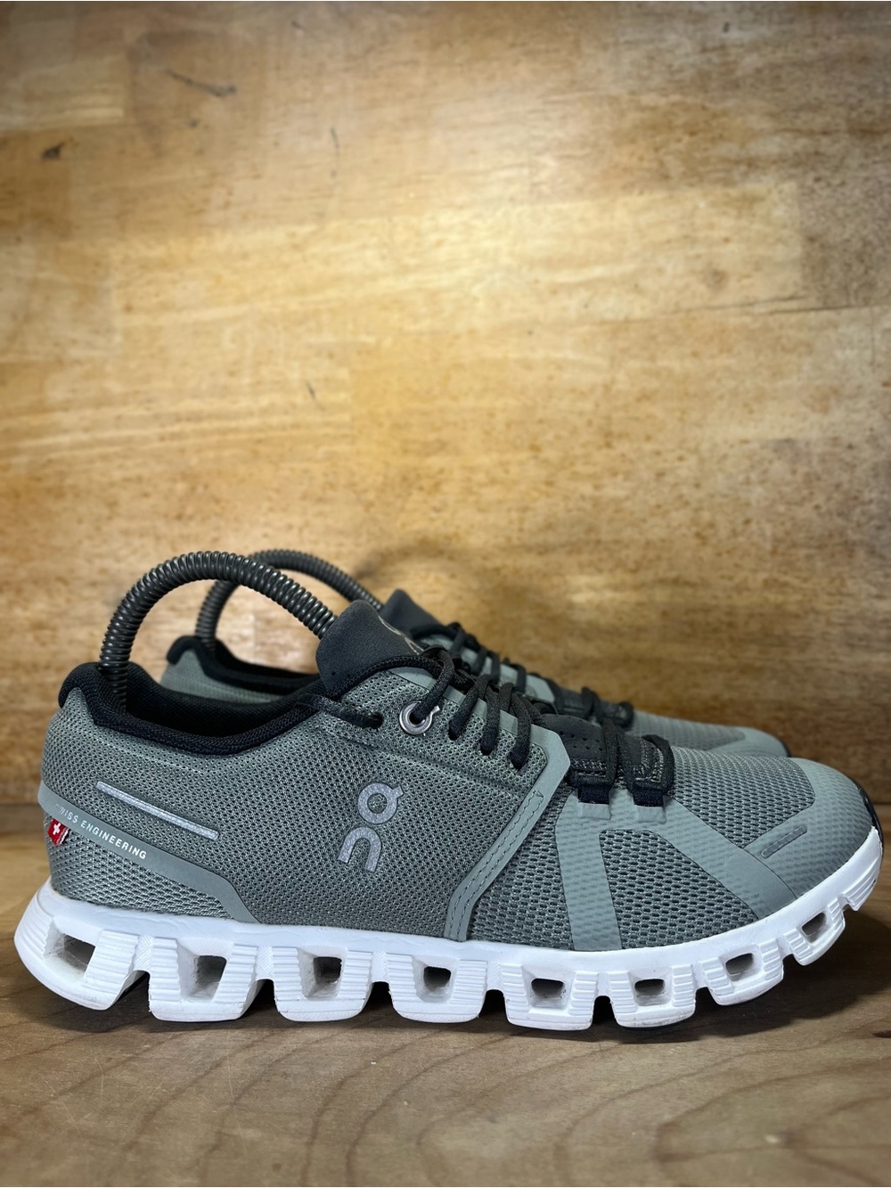 On Cloud 5 LIGHTWEIGHT Womens Size 7.5 Running Shoes Sneakers Kelp Shadow